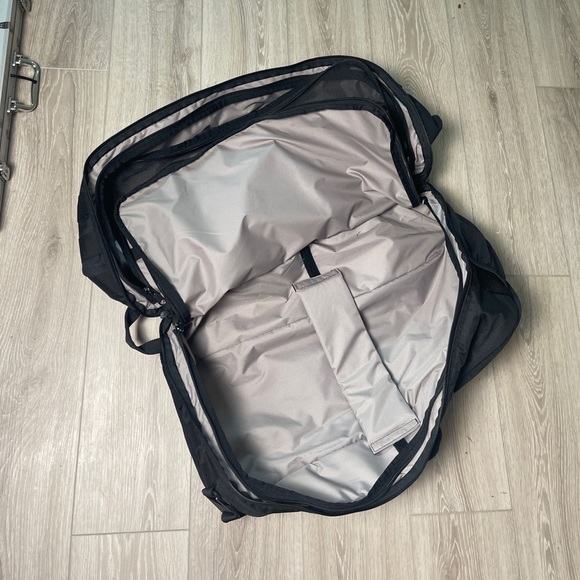 Nike Duffle Bag - Picture 3 of 5
